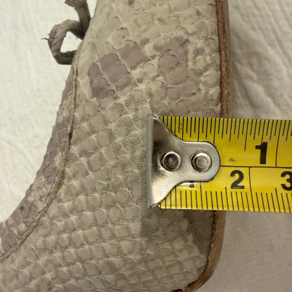 BCBGMaxAzria Gray Snakeskin Print Heels size 7 . Animal Print Stiletto Pumps - Picture 11 of 11